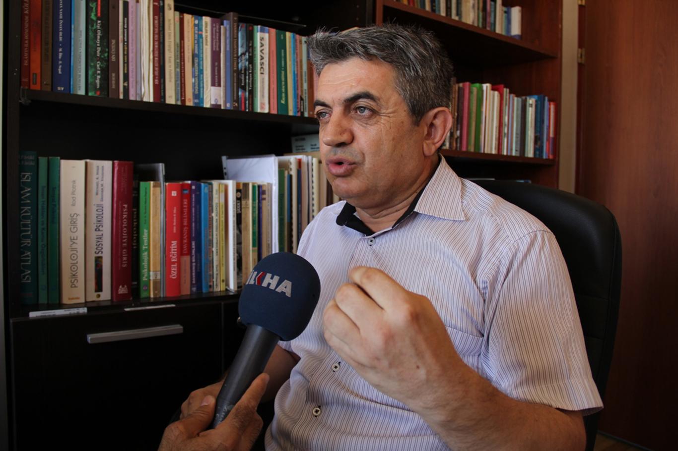 “Darbe girişimi halkta herkese karşı bir güvensizlik meydana getirdi” “Darbe girişimi halkta herkese karşı bir güvensizlik meydana getirdi”
